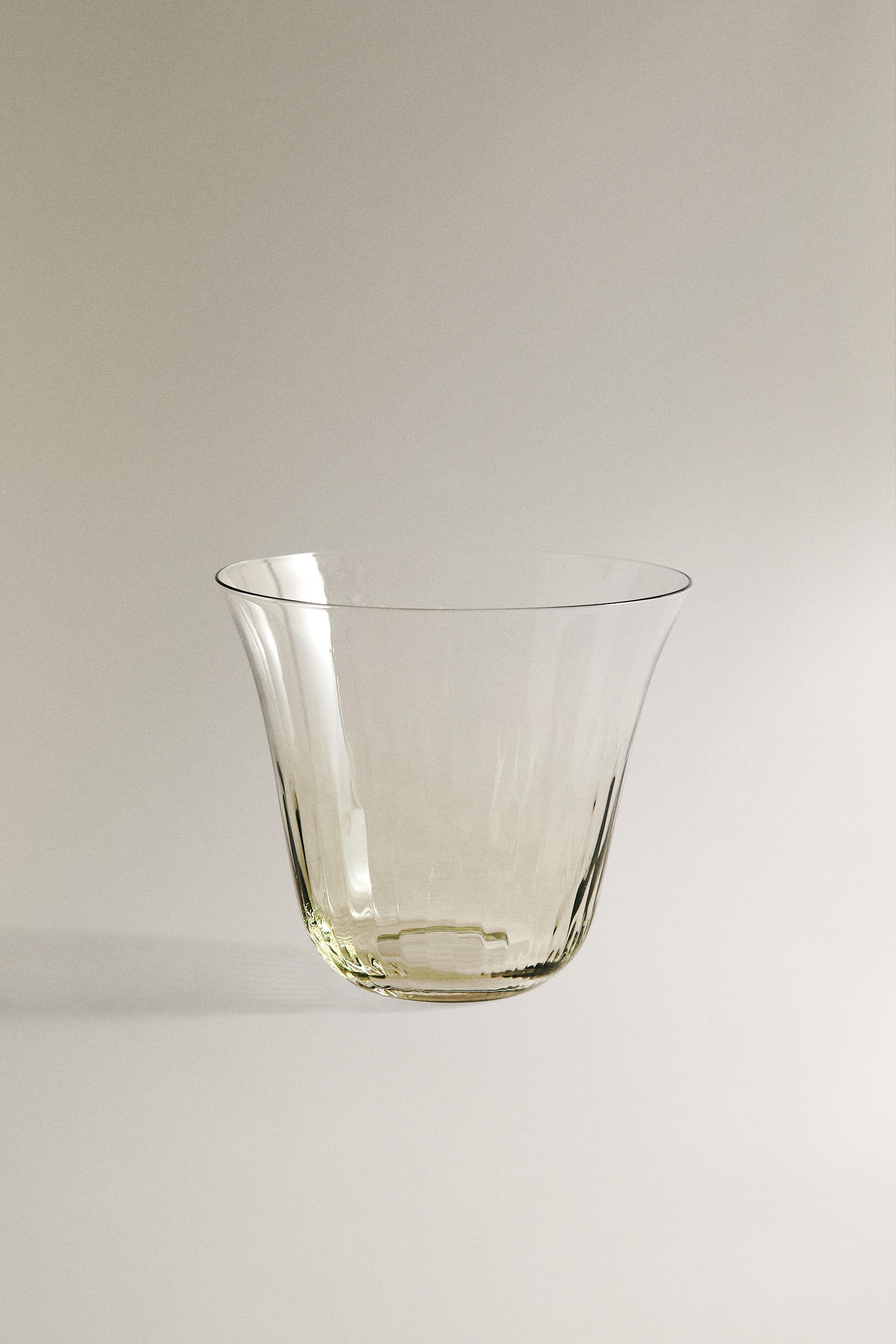 TRANSPARENT GLASS TUMBLER